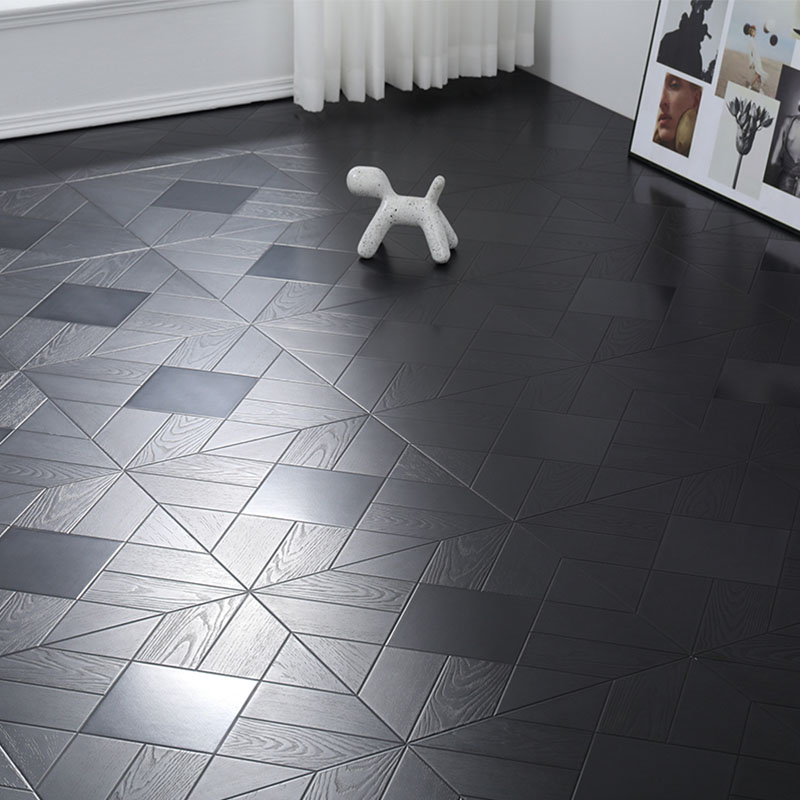 Rautenförmiger Mosaik-Laminatboden